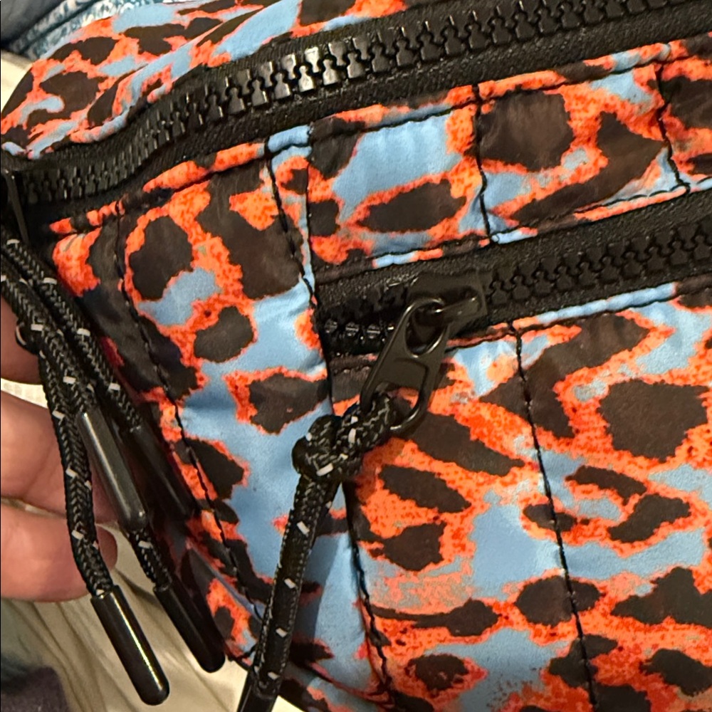 FREE PEOPLE MOVEMENT QUILTED PRINT SLING BELT BAG NWT - Picture 4 of 10